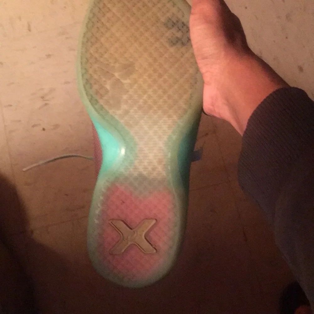 Nike Kobe X (10) Easter - Picture 5 of 7